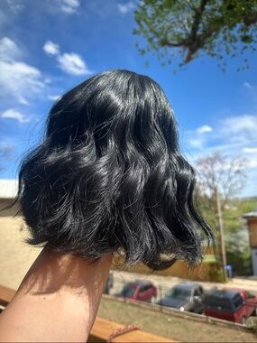 Black Short Wavy Women's wig with bangs - Natural Shine